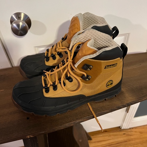 Mens timberland boots used like new! - Picture 3 of 4